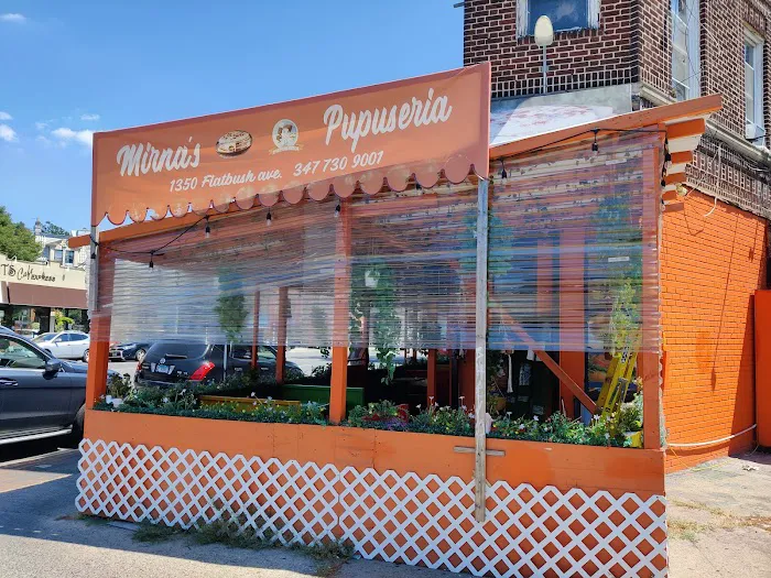 Mirna's Pupuseria Picture 7