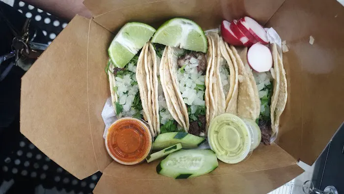 Mirna's Pupuseria Picture 10