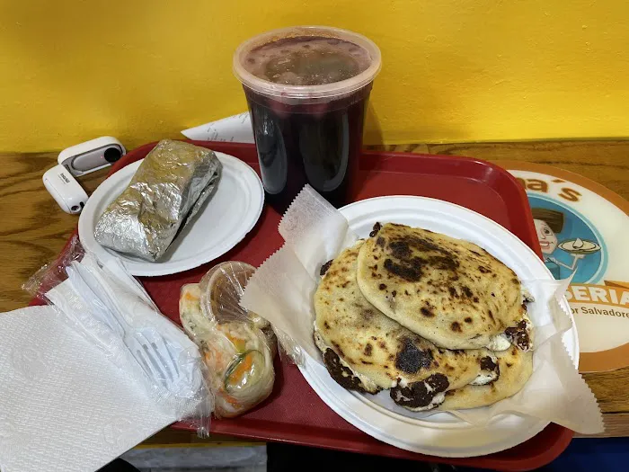 Mirna's Pupuseria Picture 9