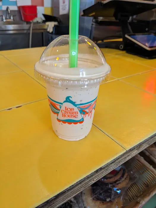 Ice Cream House Picture 4