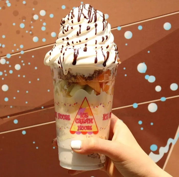 Ice Cream House Picture 9