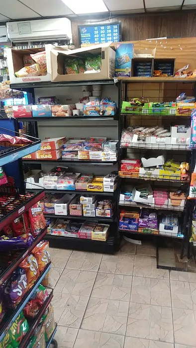 18th Ave Deli Picture 4