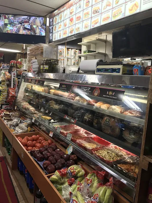 18th Ave Deli Picture 10