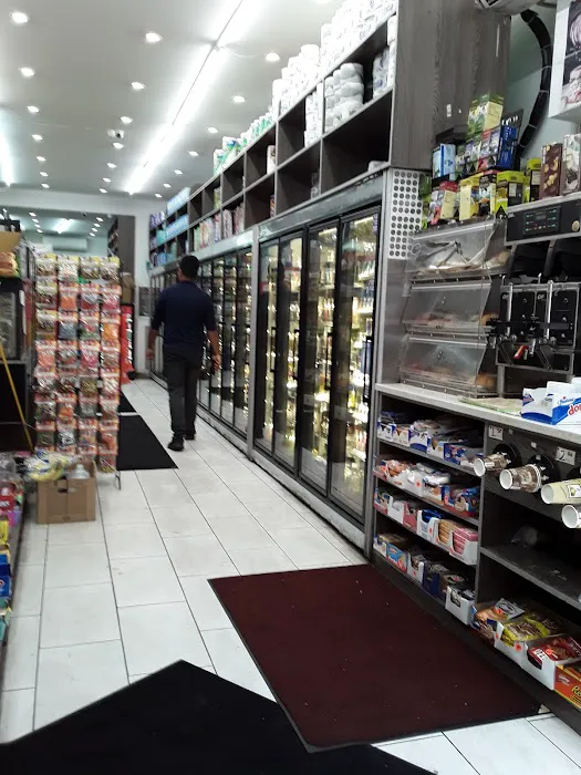 King 18 ave Deli and Grill Picture 7