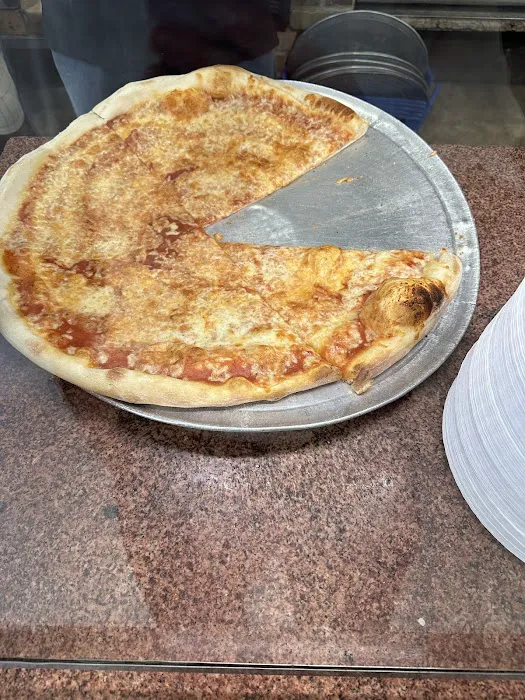 Mendelsohn's Pizza Picture 8