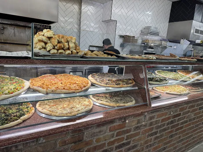 Mendelsohn's Pizza Picture 5