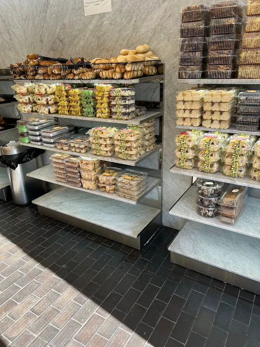 Shloimy's Bake Shoppe Picture 10
