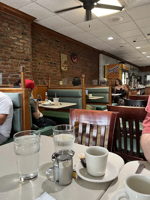 McDonald Avenue Diner Picture 9