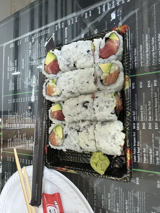 Sushi Meshuna - Borough Park Picture 3