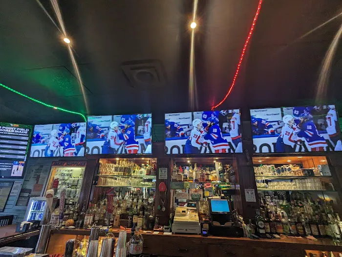 Bulls Eye Sports Pub Picture 9