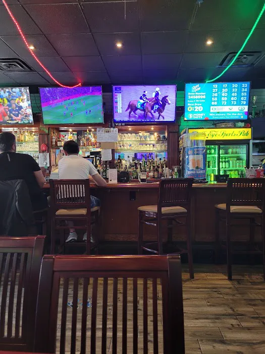 Bulls Eye Sports Pub Picture 7