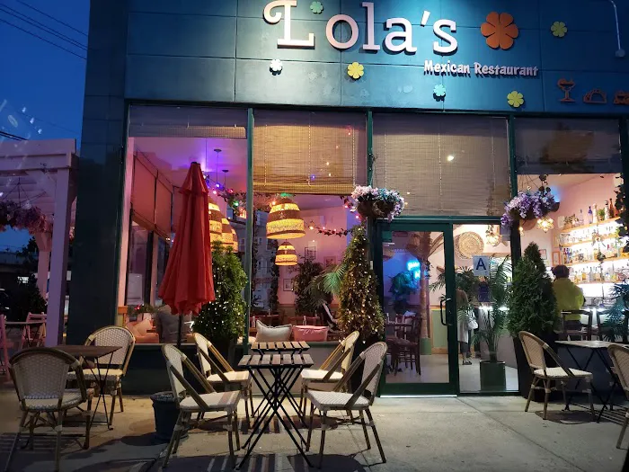 Lola's Picture 5