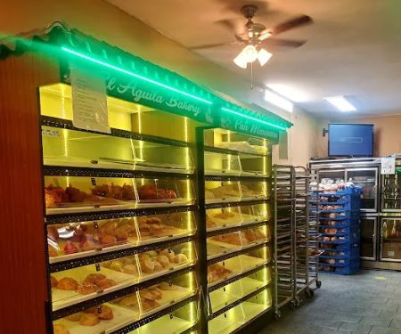 El Aguila Bakery