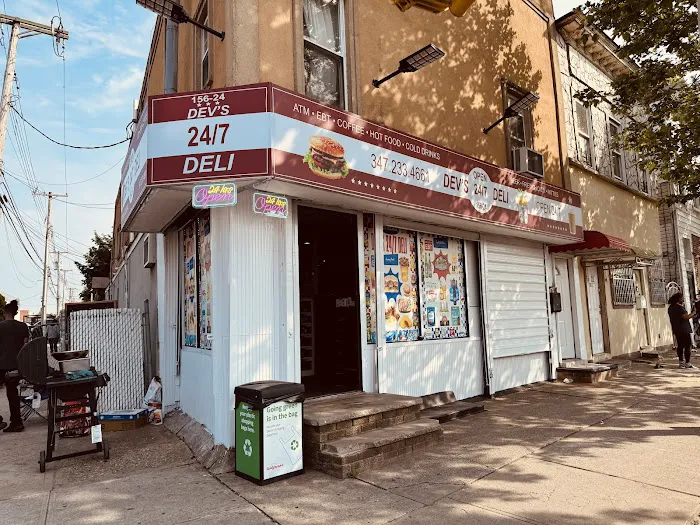Dev’s 24/7 Deli Picture 4