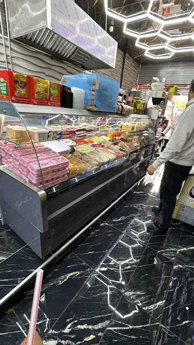 Merrick king deli convenience 24hrs Picture 1