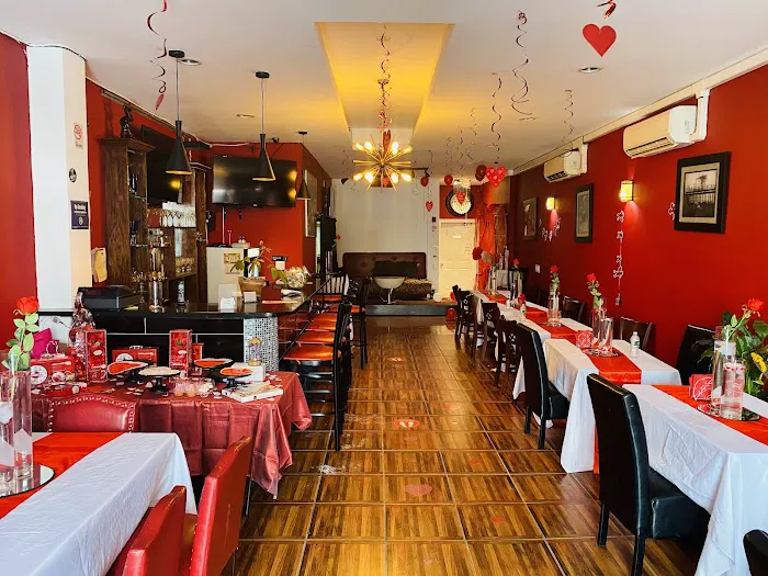 LE CAP RESTAURANT & LOUNGE Picture 1
