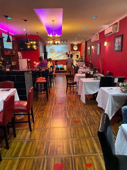 LE CAP RESTAURANT & LOUNGE Picture 10
