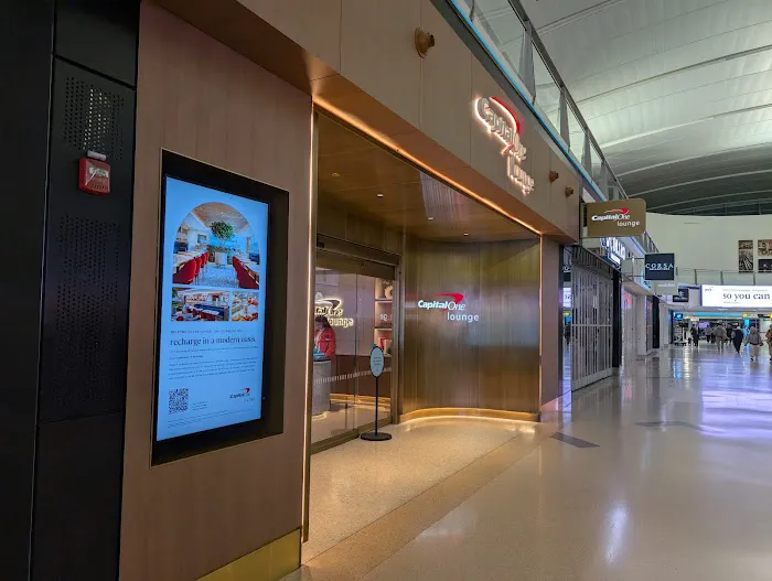 Capital One Lounge at JFK Picture 9
