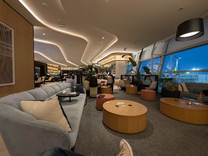 Etihad Airways Lounge Picture 7