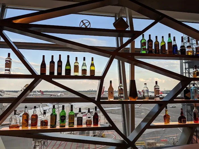 Etihad Airways Lounge Picture 8