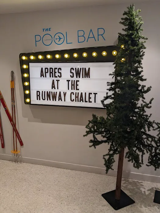 The Pool Bar Picture 7