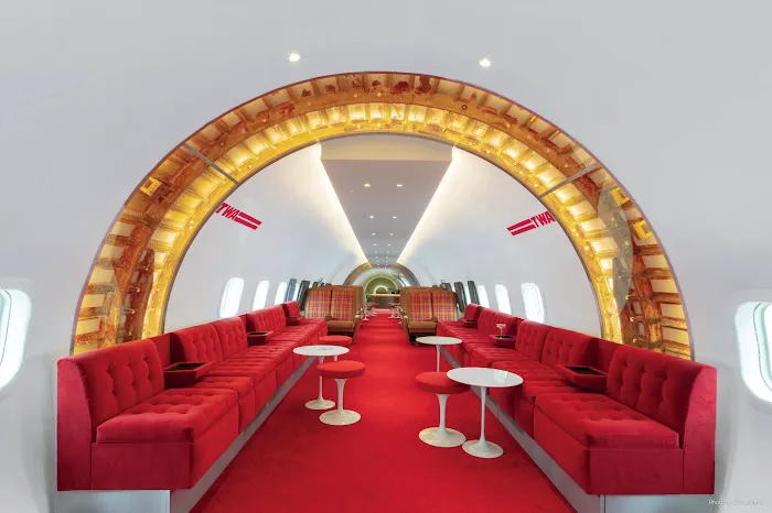 Connie Cocktail Lounge Picture 9