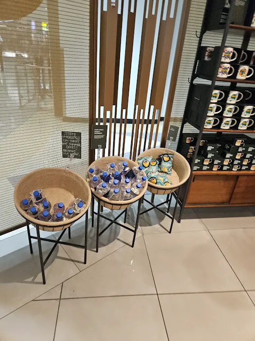 Starbucks Picture 2