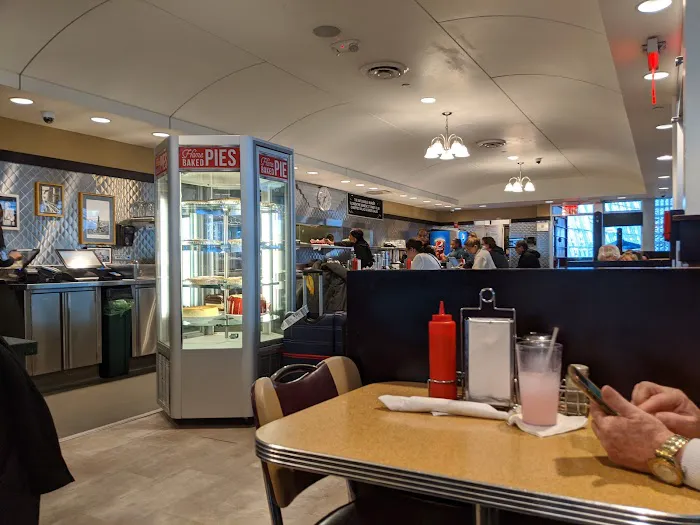 Central Diner Picture 10