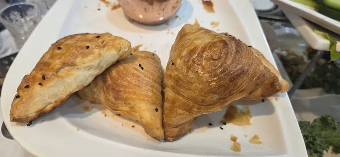 Simcha Palace Glatt Kosher Restaurant Picture 9