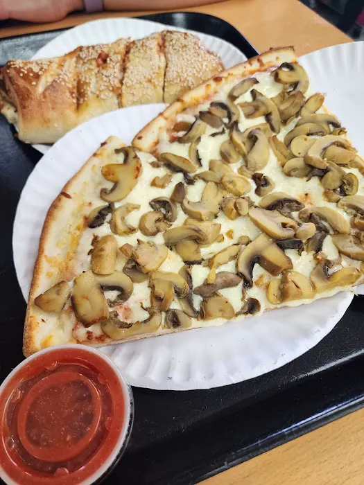 Benjy's Kosher Pizza Dairy Restaurant & Sushi Bar Picture 5