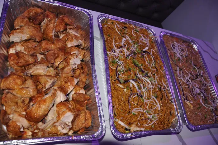 Roy's roti shop and lounge Picture 4