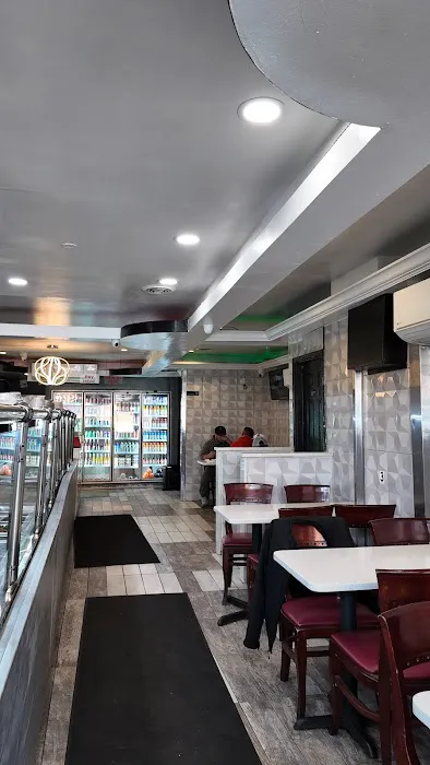 El Castillo del Pollo Restaurant Picture 3