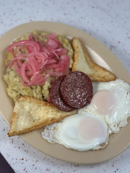 El Castillo del Pollo Restaurant Picture 4