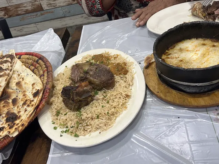 Albait Alyemeni Restaurant Picture 2