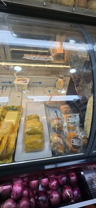 Gourmet Deli Picture 3