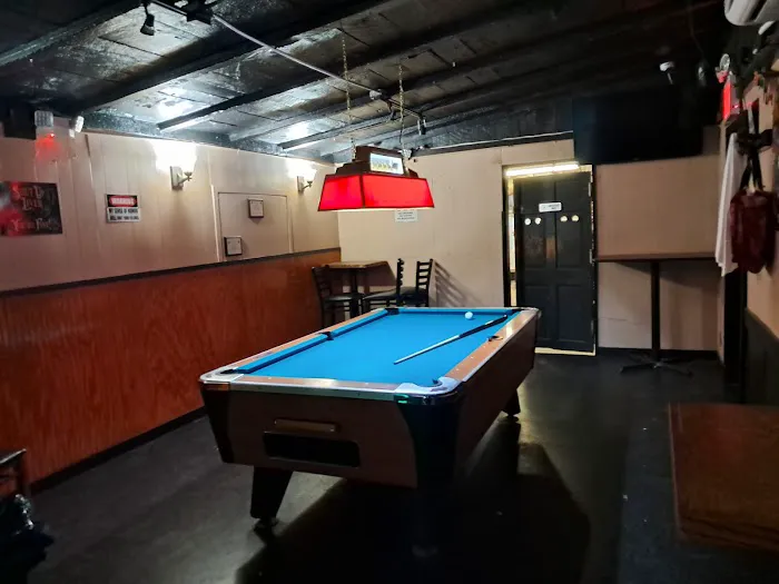 B.B.'S Pub and Grill Picture 3
