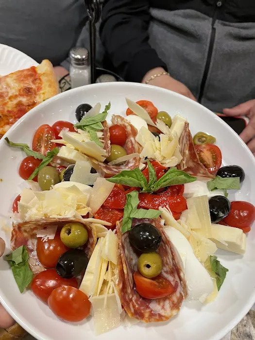 Gino's Pizzeria Picture 8