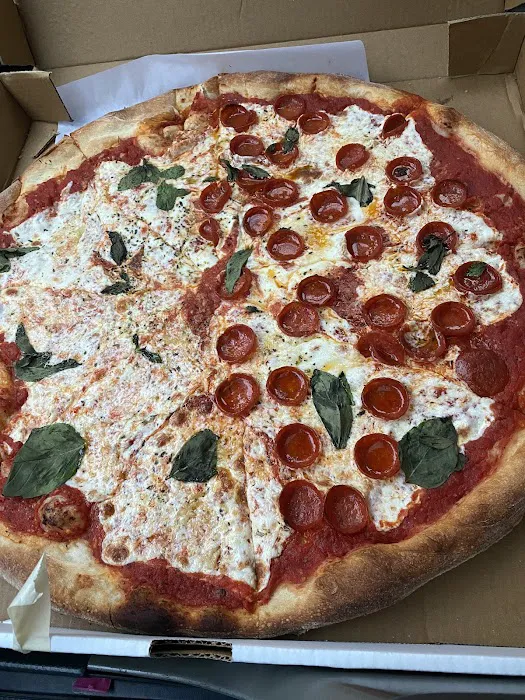 Gino's Pizzeria Picture 2