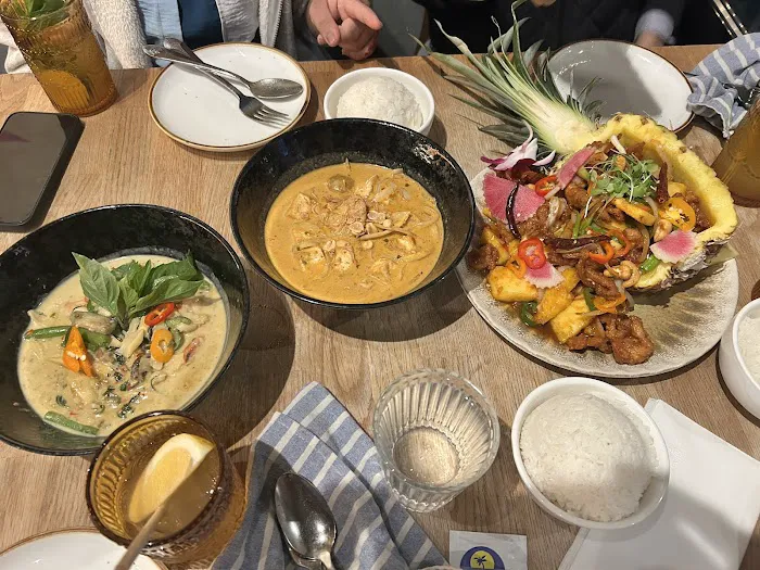 Thai social Picture 4