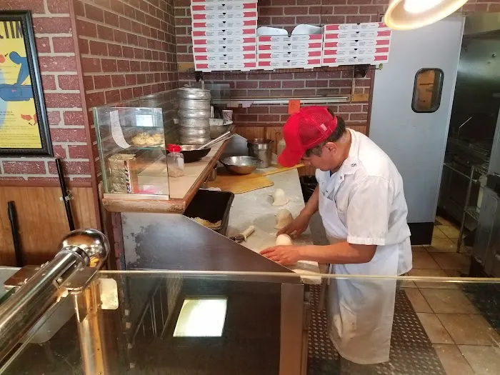 Riviera V Pizzeria Picture 9