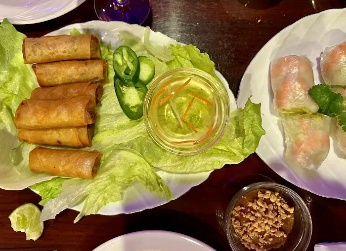 Pho Island Picture 5