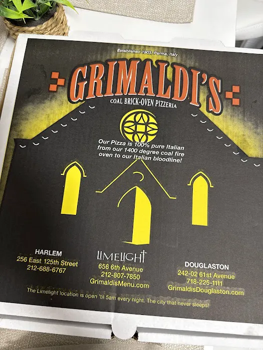 Brooklyn Born - Iconic Famous Coal Fired Brick Oven Pizzeria From Grimaldi Calabria Italy ™ Picture 2