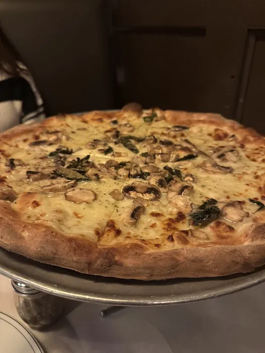 Brooklyn Born - Iconic Famous Coal Fired Brick Oven Pizzeria From Grimaldi Calabria Italy ™ Picture 5