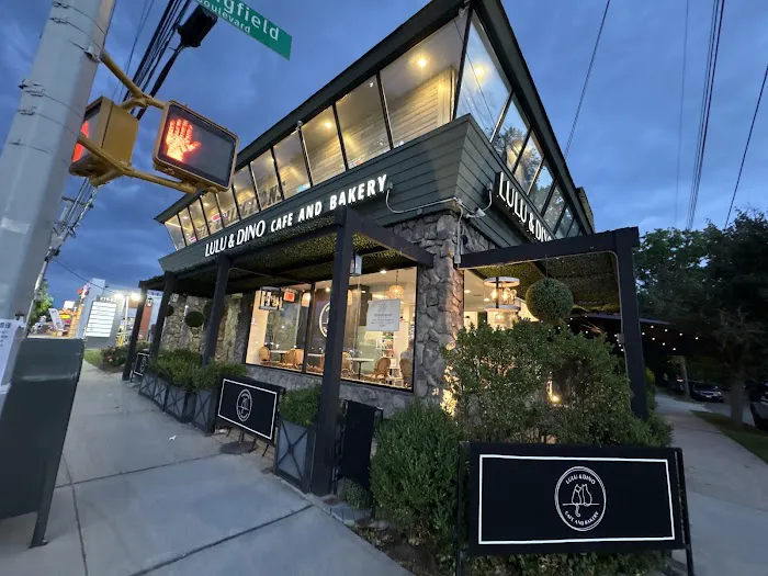 Lulu and Dino Cafe Bakery Picture 4