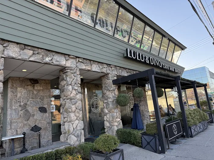 Lulu and Dino Cafe Bakery Picture 6