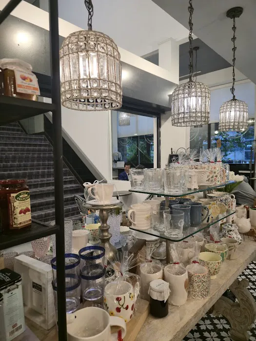 Lulu and Dino Cafe Bakery Picture 3