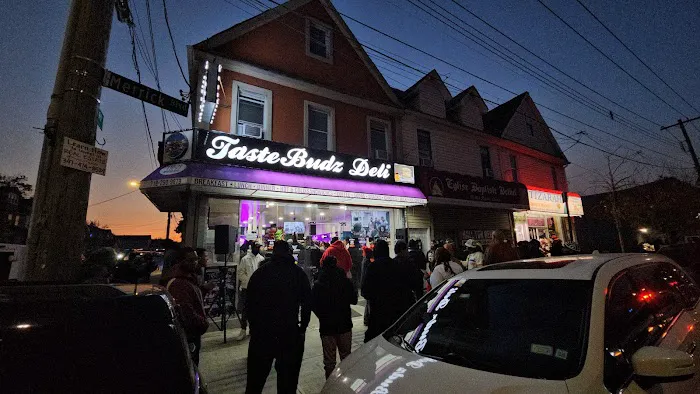 1010 Gourmet Deli & Grill Picture 1