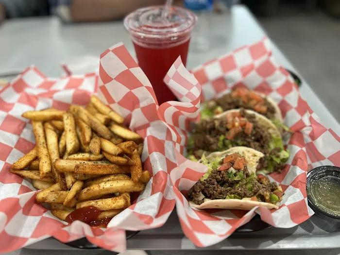 Burgers Tacos Wings & Seafood Picture 2