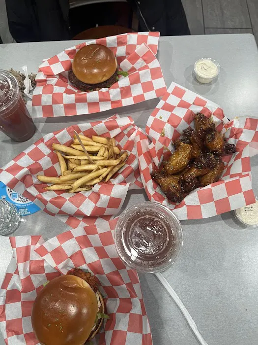 Burgers Tacos Wings & Seafood Picture 6
