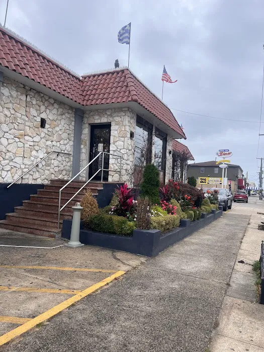 Cross Bay Diner Picture 3